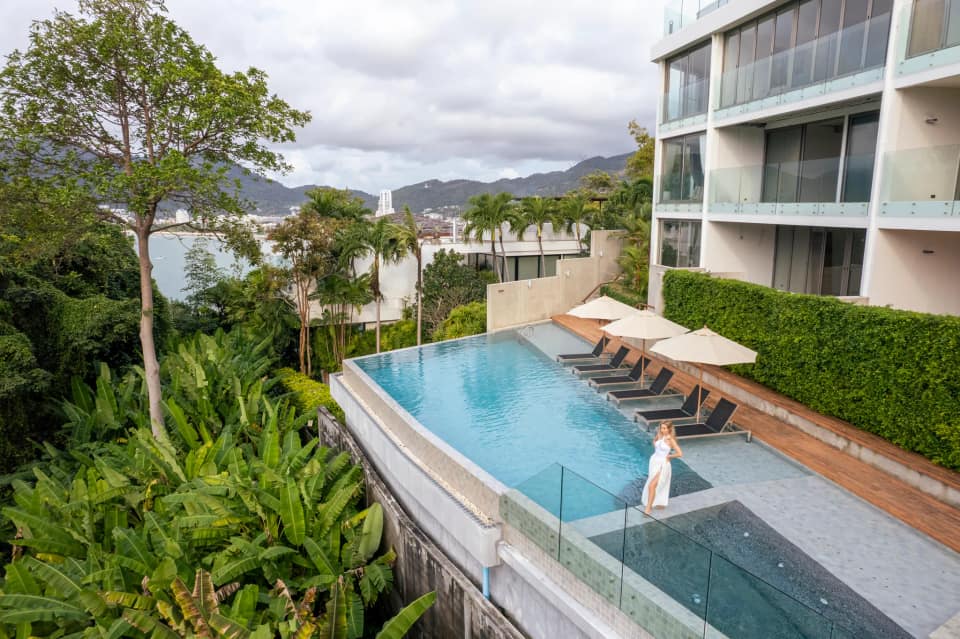 Bluepoint Condominium — 1