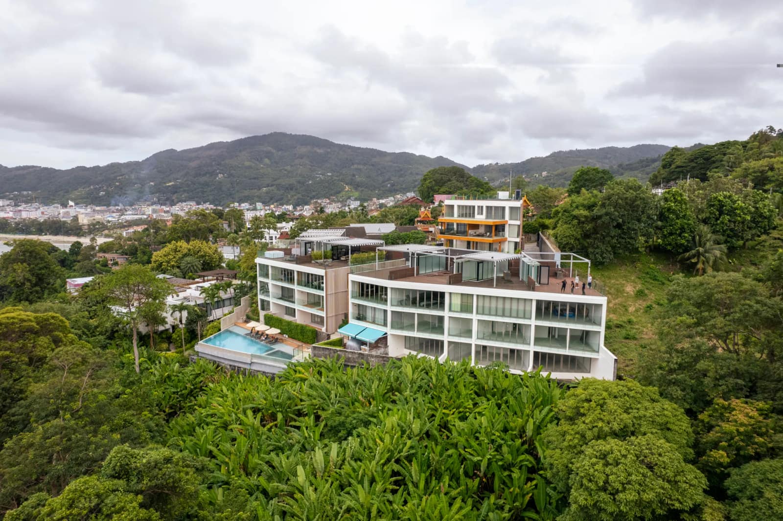 Bluepoint Condominium