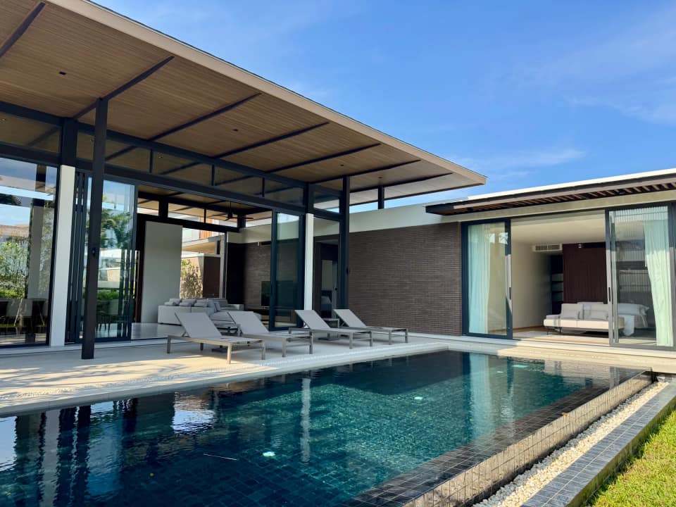 Boat Avenue Residence — 1