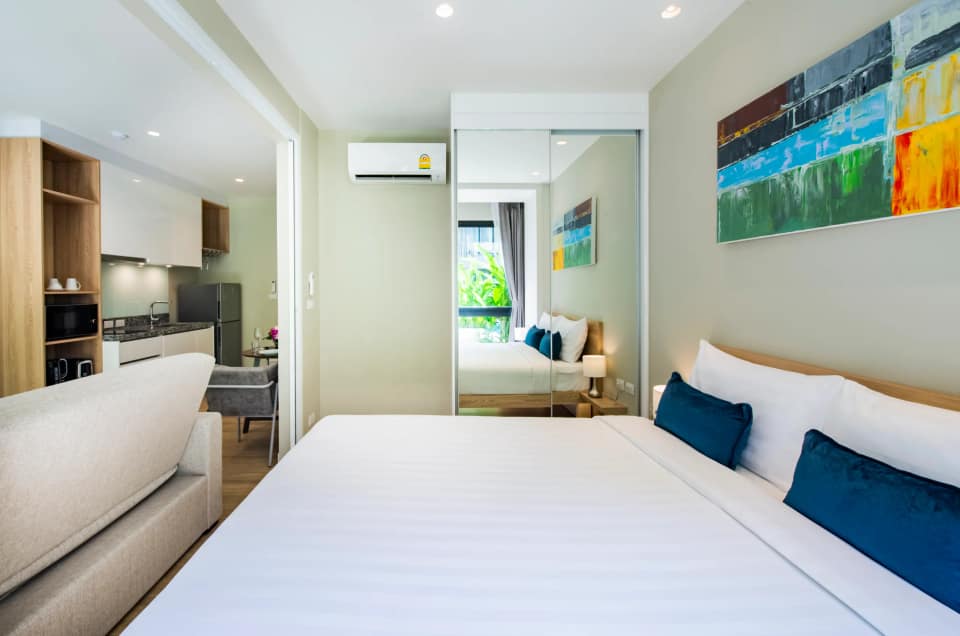 Diamond Condominium — 3